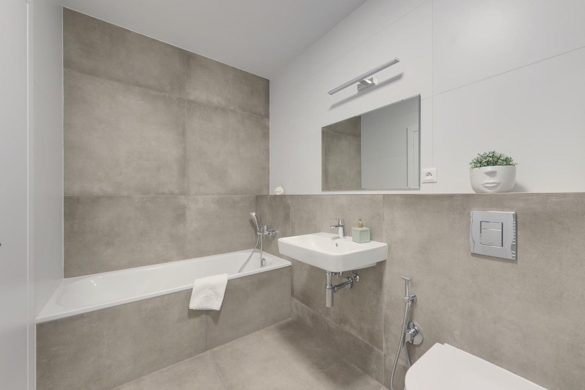 Bazova Apartment With Free Parking Братислава Екстер'єр фото