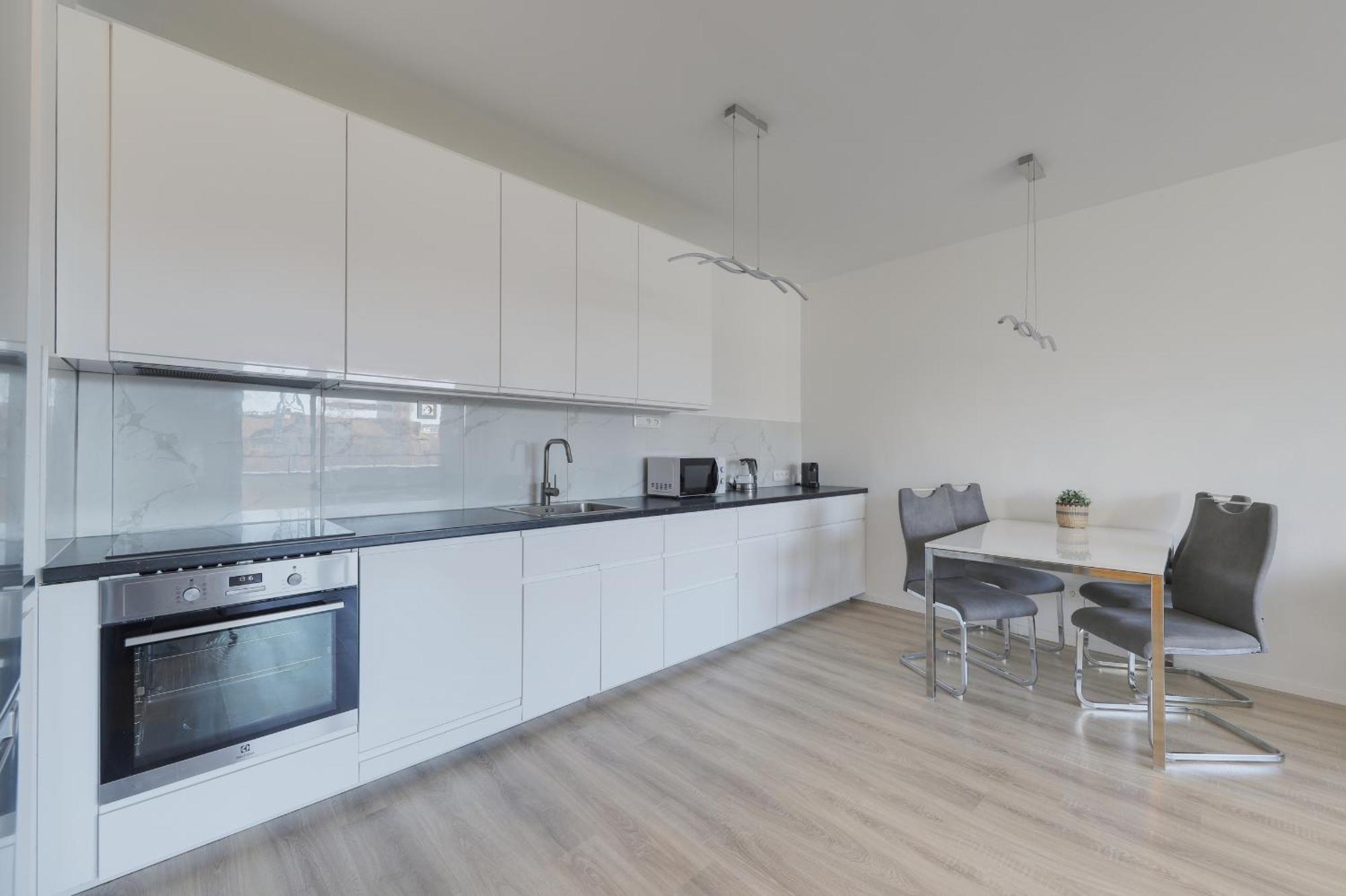 Bazova Apartment With Free Parking Братислава Екстер'єр фото