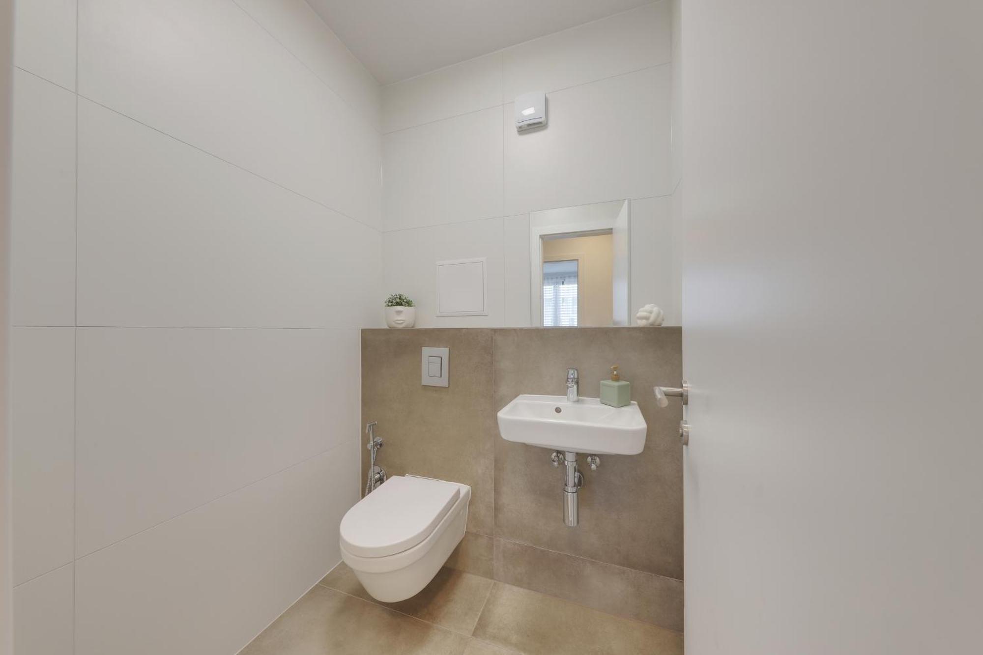 Bazova Apartment With Free Parking Братислава Екстер'єр фото