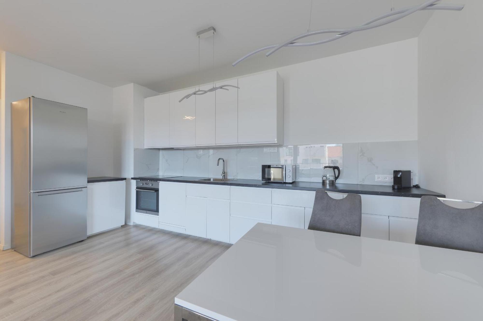 Bazova Apartment With Free Parking Братислава Екстер'єр фото
